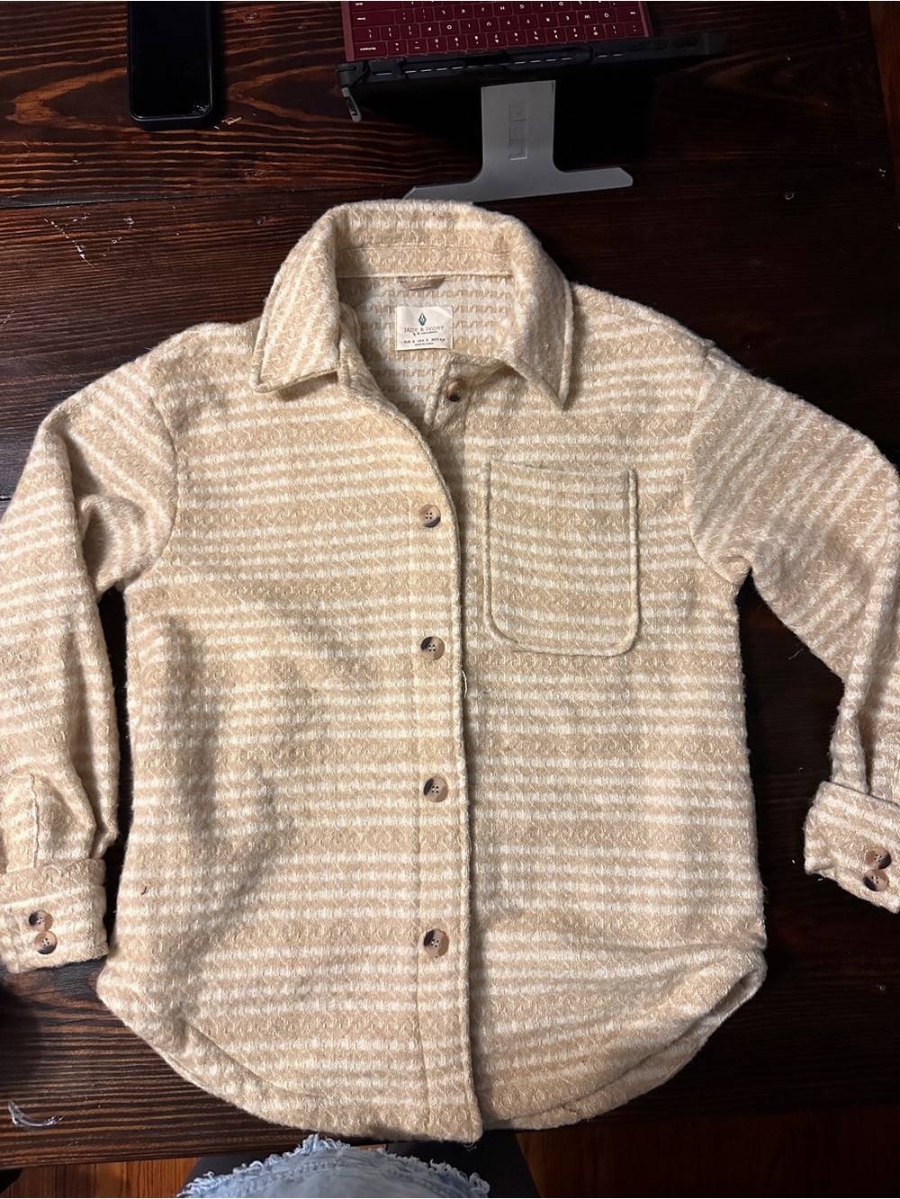Women’s Cozy Button-Up Shirt Jacket in Cream and Tan